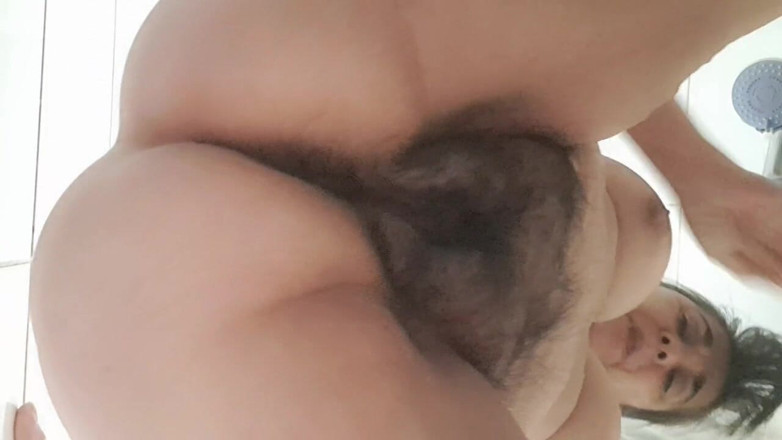 Mommy big hairy pussy: Sexy madrastra en primer plano coño peludo