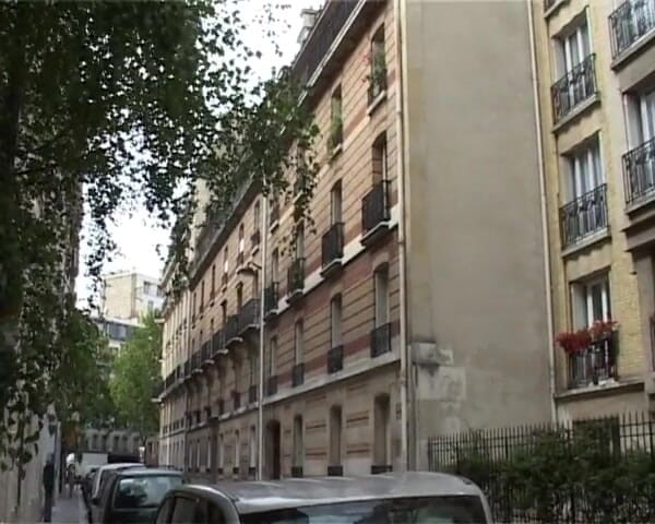 La France a Poil: sarak se lekar bistar tak, sunahre baalon vaali is khoobsoorat...