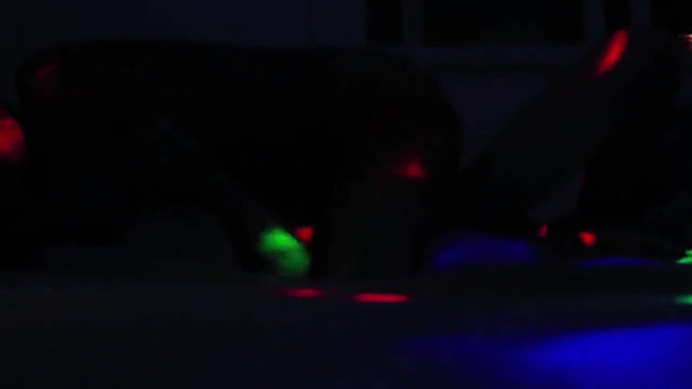 YeahHanna: Pasangan romantik hampir memecahkan katil dan kamera dalam parti seks