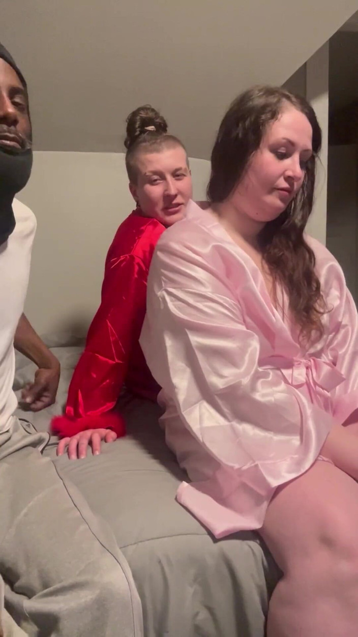 Thekookiejar: 继女让继母干她的男友