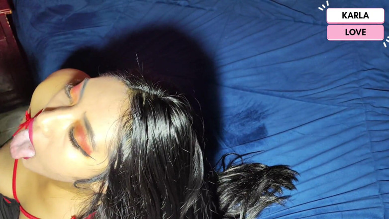 Karla love: Troia infermiera penetrata attraverso il buco del culo e mangia...