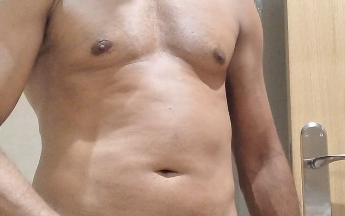 Boy top Amador: Vor der badewanne mit viel spannung