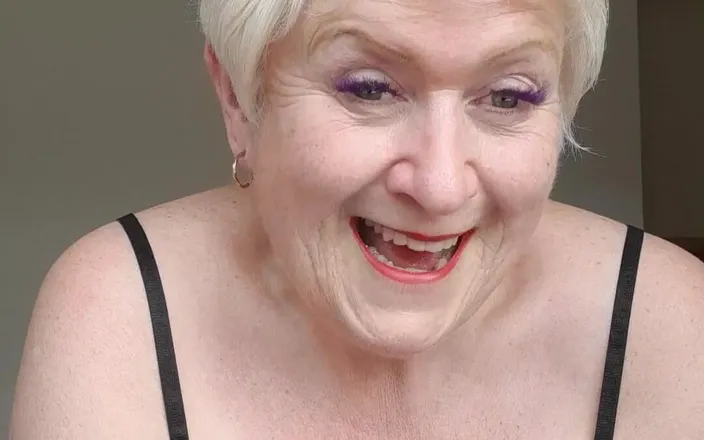 Uk Joolz: Hey boys