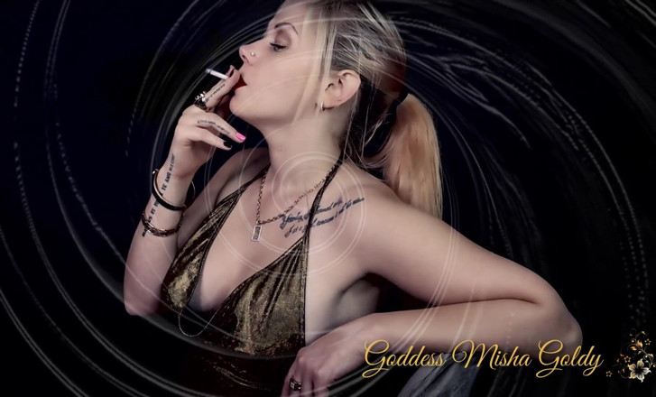 Goddess Misha Goldy: 私のタバコの煙は、あなたをリラックスと喜びの魔法の雲に包み込みます!