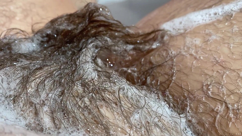 Brooke Casey: Cuci jembutku di bak mandi