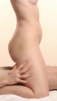 Le Corps Parfait Se Fait Baiser Par Une Grosse Bite Et Éjaculer Dans La Chatte. Partie 2
