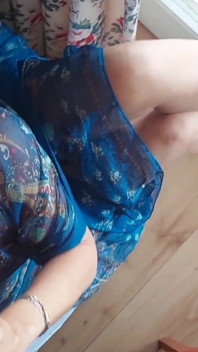 Selena faz close-up de boquete e massagem depois