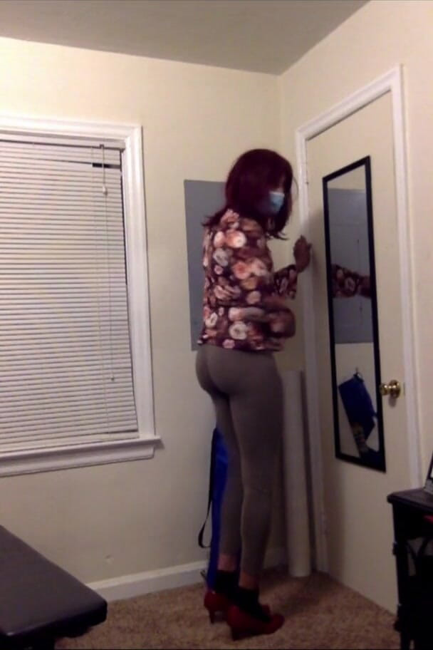 SweetcakesTee: SweetCakes zu hause in grauer spandex