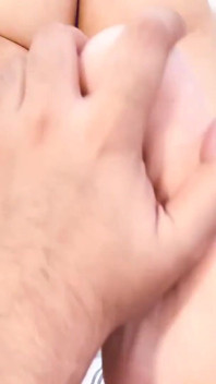 Sprawiłem, że spust jak szalony z moich stóp najlepszy footjob kiedykolwiek oglądał moją cipkę i duży tyłek, podczas gdy dając mu footjob