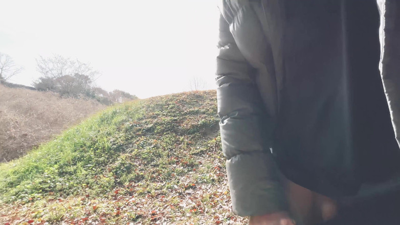 hueikun: Un ragazzo con un piccolo prepuzio fa pipì un enorme...