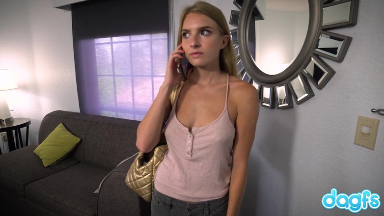 Dagfs: DAGFS - Hannah Hawthorne, 18 ans, réconforte le demi-frère de son amie...