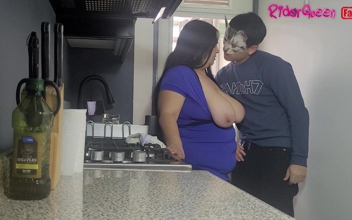 Riderqueen: BBW Stepmother Enjoys Different Cocks in Slow Motion