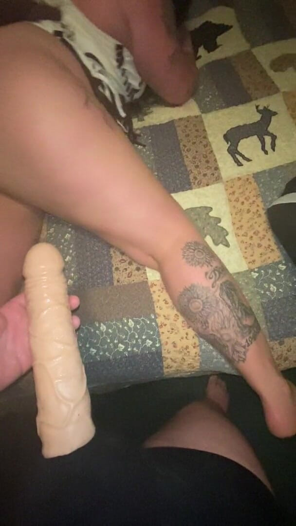 MzKiTTy91: 거대한 자지로 후배위 따먹히는 Pocahontas 옷을 입은 백마