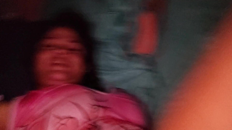 AngyAmazon: Мой куколд наполняет сливками после того, как его друг кончит в меня