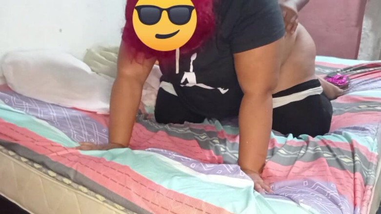 Gordita Culo Rico: 내 바람난 친구가 나에게 아내를 빌려주고 후장 따먹게 해줘 - 불충실한 마누라
