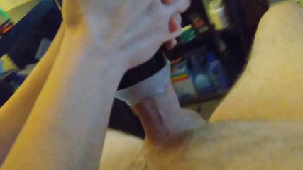 The Rabbit's Den: Děvka manželka šuká manžílkovi péro se zbrusu novou hračkou