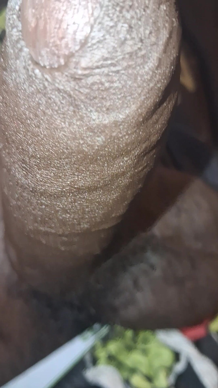 Chocolate Meat Stick: Gros plan et couilles énormes personnelles, énorme bite noire non circoncise
