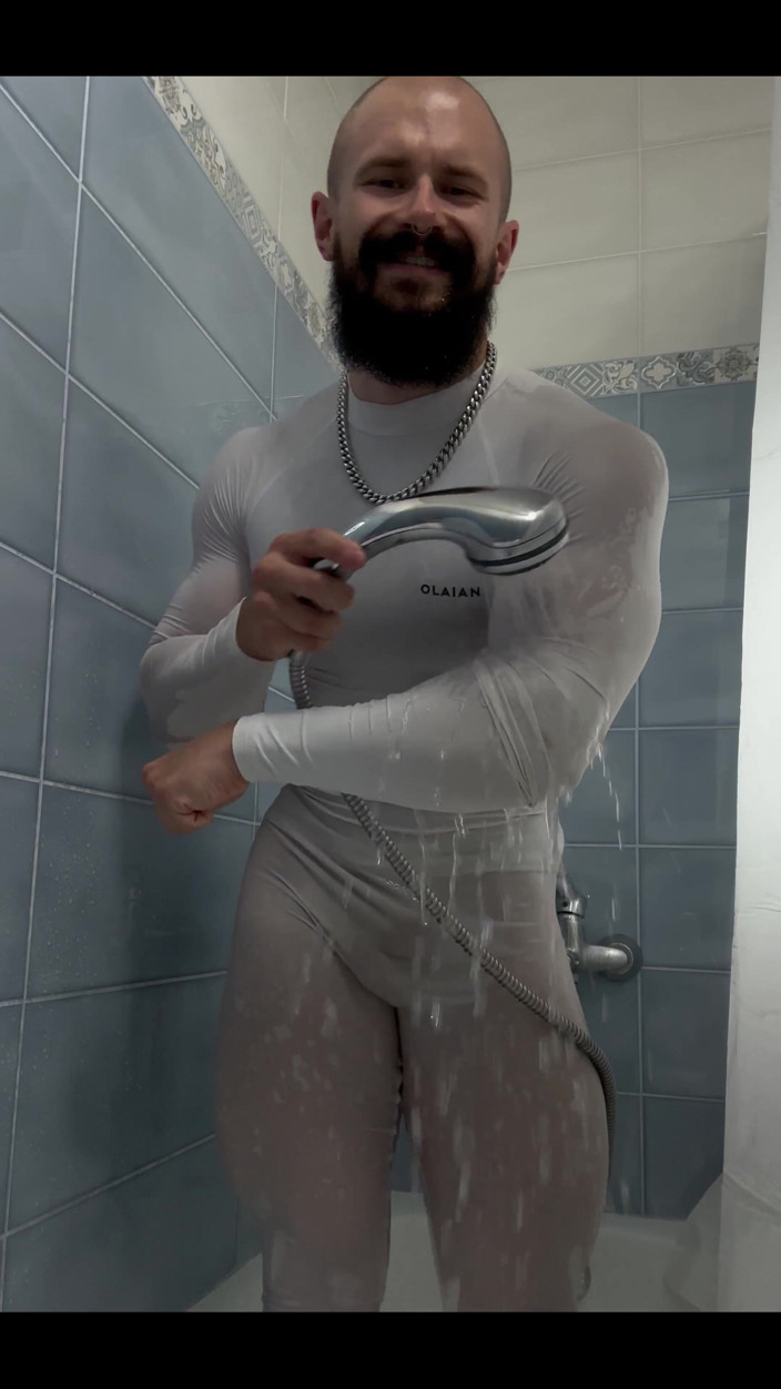 Mister Stone: Compressões muito apertadas e molhadas espremidas ao redor de enormes...