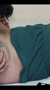 Tatuând o pizdă bogată și plătind cu ejaculare internă