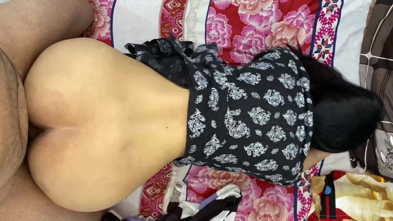 Desifilmy45: A Împărțit Patul Cu Punjabi Bhabhi Și I-a Futut Curul Mare