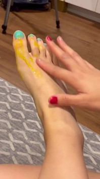 J’aime Toucher Mes Pieds Et Avoir L’orgasme