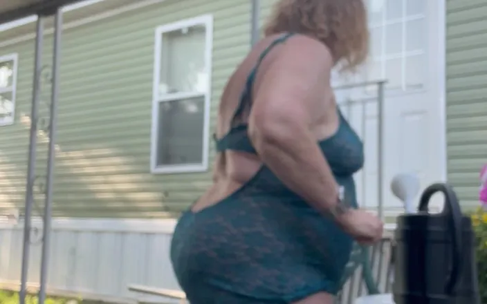 Big Ass 4 U: Water My Naughty Garden