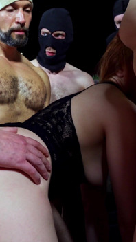 Speciale Xbanging di Julia Maze - La ragazza sexy di Praga viene riempita da 40 uomini