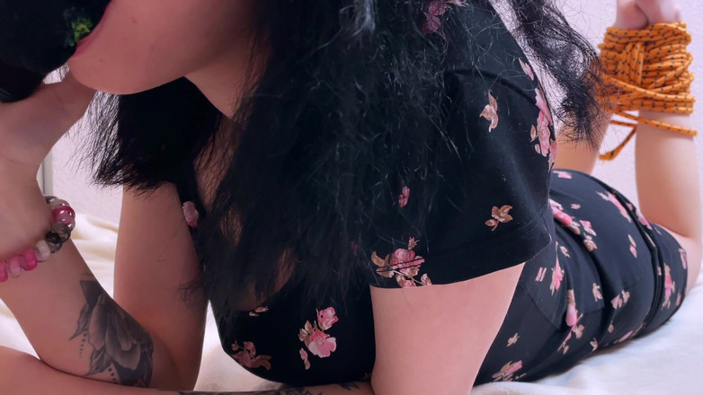 Eva Deva: Eva Divas în Probleme cheamă un prieten