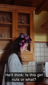 Fani ne laisserait pas le plombier faire son travail