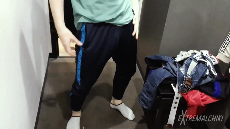 Extremalchiki: Zábava s twink v šatně