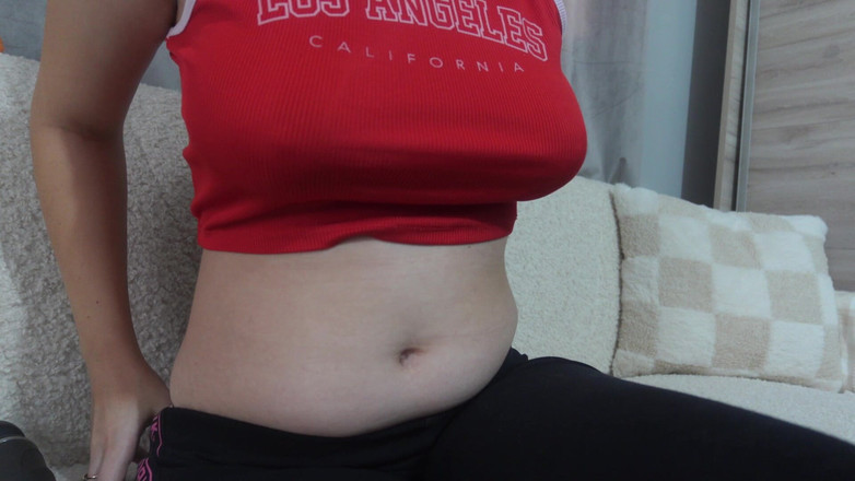 AmayaMori: Філіппінська дружина з великою дупою мастурбує в рожевих трусиках, потім оргазмує вібратором і показує свою велику дупу