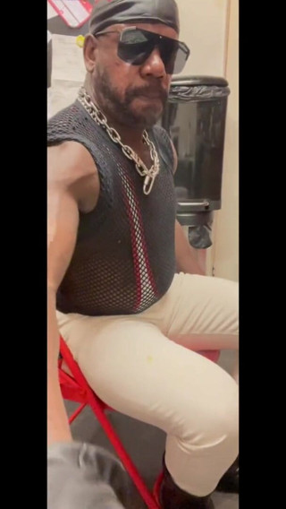 Brodyjayrichardson: Black Bodybuilder Smoking, Posing, Muscle Flexing &.Cumming