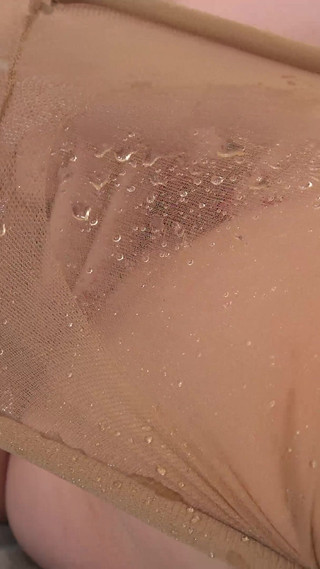 Thumbnail of Pissing in My Pantyhose