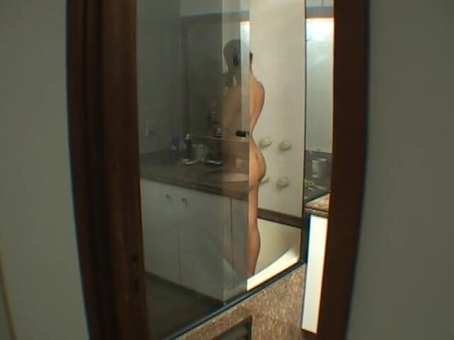 Radical: Fantastic Latina sucks her lover's cock
