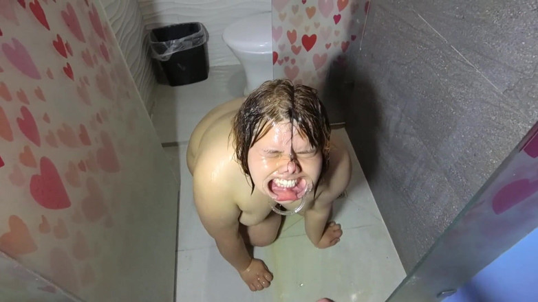 Sado Hentai: Я писаю їй на обличчя, я плю на її обличчя і кінчаю їй на зуби