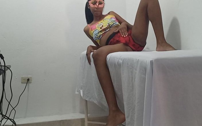 NEGRITA SEXY: I'm in the Massage Parlor and Since There Are No...