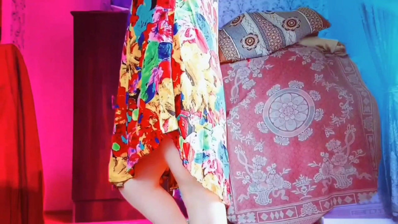 Kitty_Cross: 거유의 바이브: 관능적인 리듬을 받아들이고 매혹적인 움직임을 받아들여 궁극의 즐거움을 선사합니다.