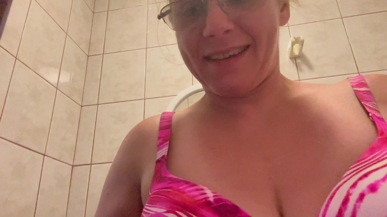 Milf Sex Queen: 3 Days and 5 Pairs of Dirty Panty for the Step...
