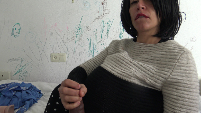 Stepmom Susan: French Amateur MILF Lets Black Men Cum in Her Pussy...