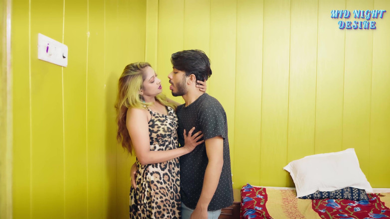 Sexwex blue film: 无言的欲望继母勾引她的继子并玩重口味性爱