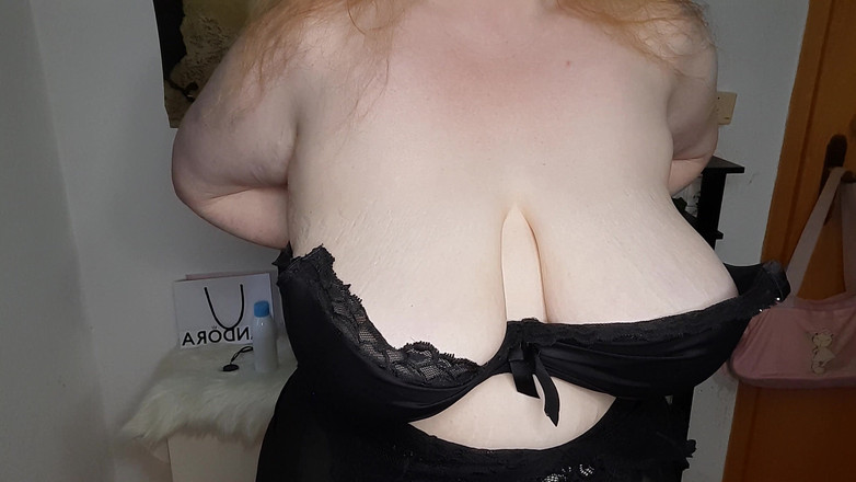 Curly_Dreams: Mhh I Oil My Breasts...