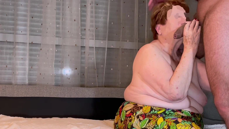 Livingcolors-vip: Onlypervs - Amateur Granny Porn: Blowjob Cum Swallowing Session with Old...