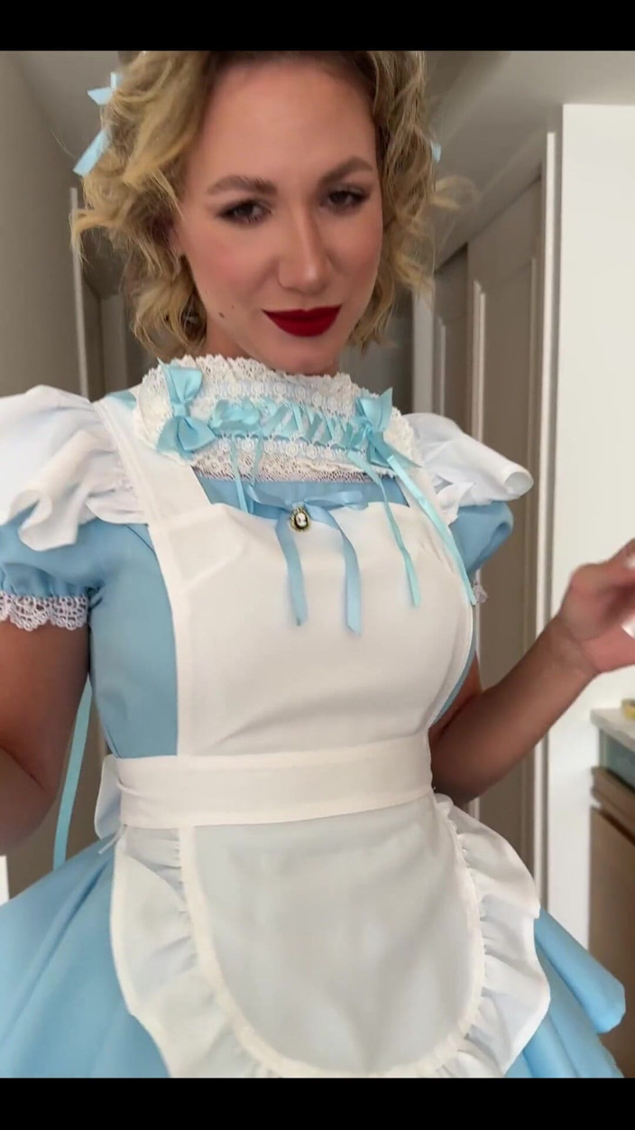 Angel The Dreamgirl: Moja nowa sukienka pokojówki
