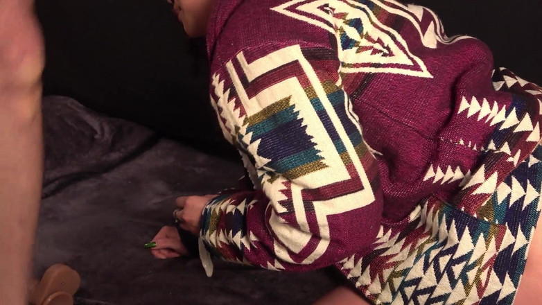 XatlaLust: Ich genieße es wirklich, diesen großen Dildo zu lutschen, während...