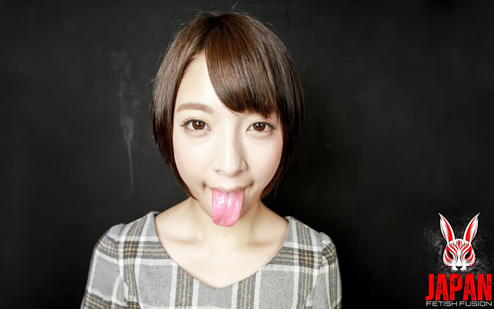 Japan Fetish Fusion: Surpriză cu salivă: muia mătăsoasă a lui Miku Abeno