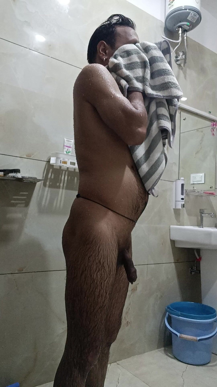 Rajasthani-old-lover: Hintli desi adam seks yapıyor ve duş ayakkabısını gösteriyor ve...