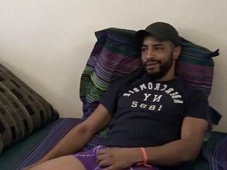 Gaybareback: Latino botten knullad barbacka av rak arab