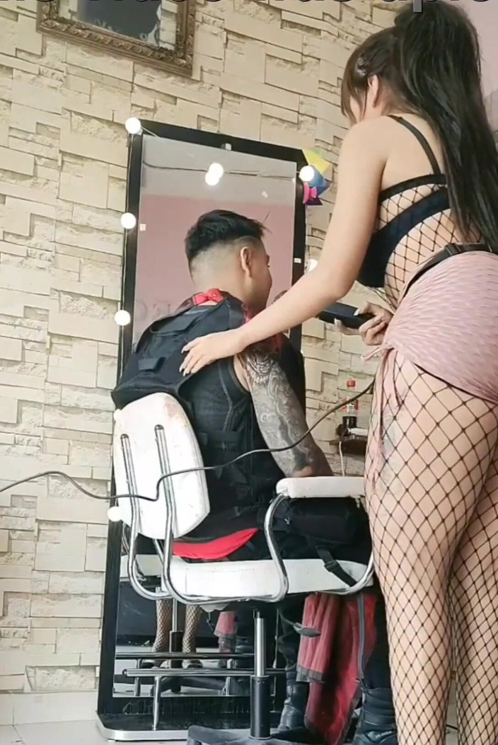 Barbietransxxxx: Rozbijí mi zadek 2