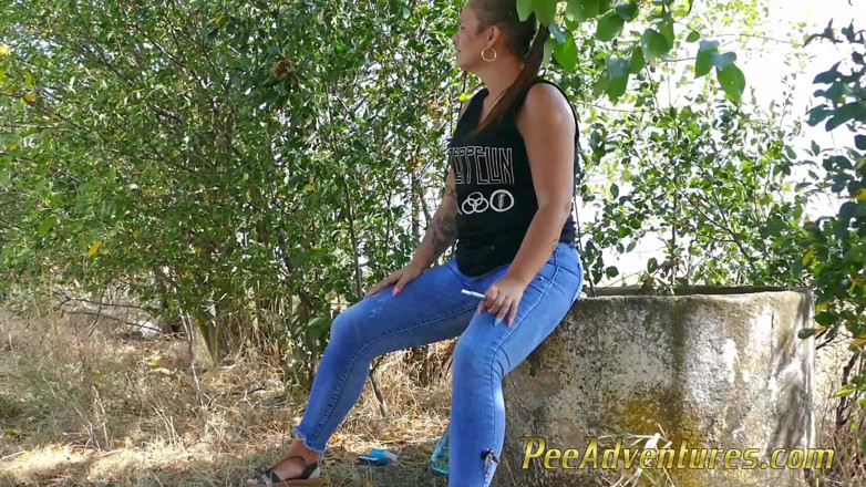Pee Adventures: Crossing her legs to calm her full bladder