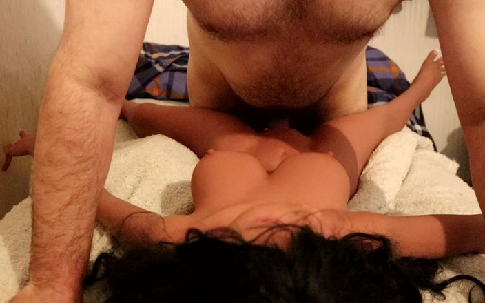 Uhri: Sexdoll Mira Misionářské šukání